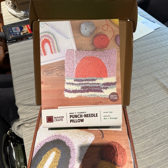 Kiwi Co Make it Yourself Punch Needle Pillow Kit DIY Handmade Home Decor Kit NIB - Picture 7 of 9